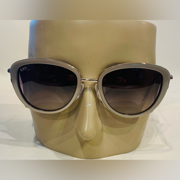 New Women’s TOD’S Sunglasses - Picture 2 of 10